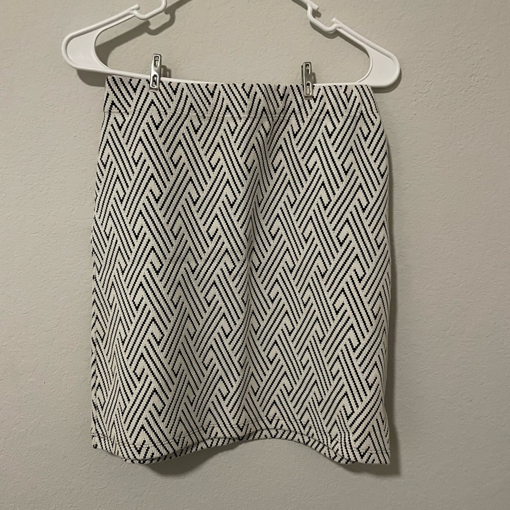 Black and White Patterned Women's Skirt
